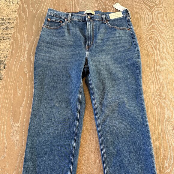 Abercrombie & Fitch Denim - NWT! Womens Abercrombie & Fitch ultra high rise ankle Straight jeans 16/33